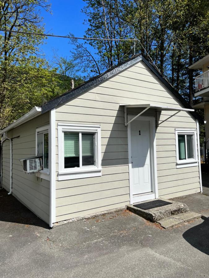 Lake Errock Motel Harrison Mills Eksteriør bilde